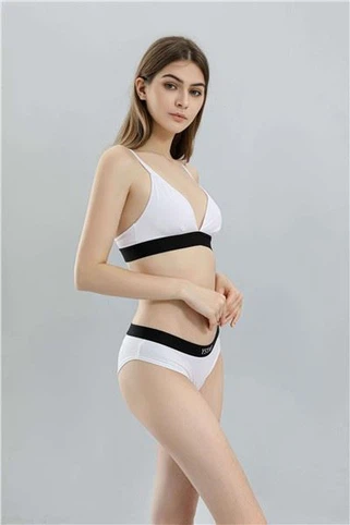 محب نمط الملابس الداخلية